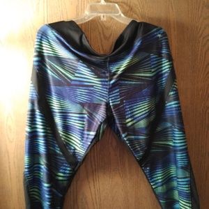 Danskin Capri 2X active wear